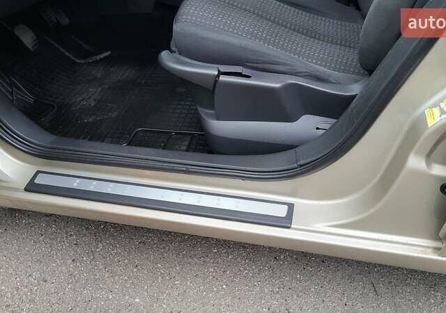 Бежевий Рено Меган, об'ємом двигуна 1.6 л та пробігом 260 тис. км за 5600 $, фото 16 на Automoto.ua