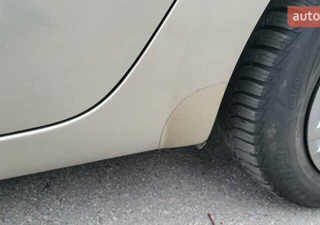 Бежевый Рено Меган, объемом двигателя 1.6 л и пробегом 256 тыс. км за 5600 $, фото 17 на Automoto.ua