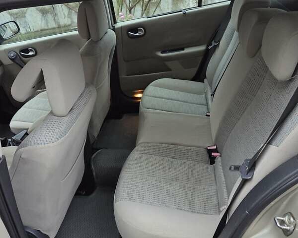 Бежевий Рено Меган, об'ємом двигуна 1.5 л та пробігом 227 тис. км за 5000 $, фото 15 на Automoto.ua