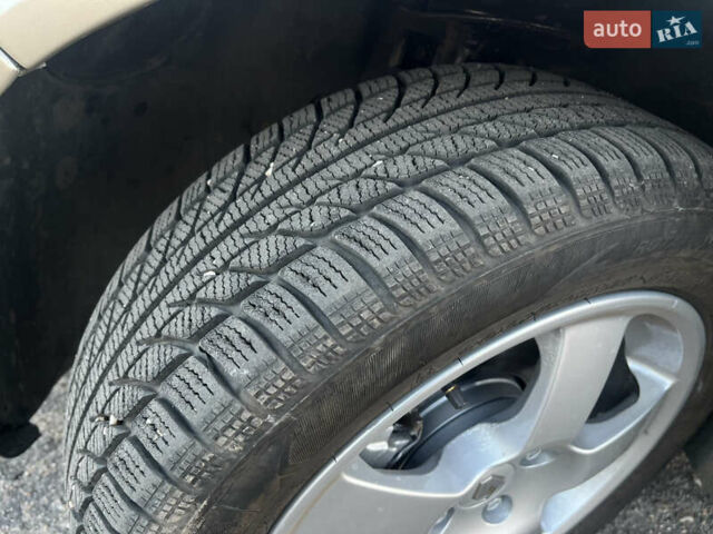 Бежевый Рено Меган, объемом двигателя 1.6 л и пробегом 177 тыс. км за 5899 $, фото 18 на Automoto.ua