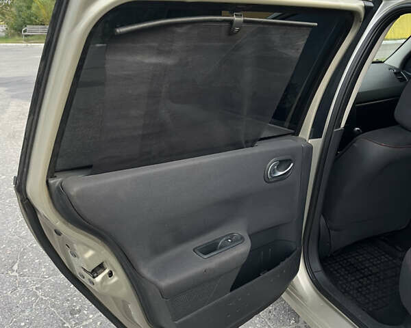 Бежевий Рено Меган, об'ємом двигуна 1.6 л та пробігом 340 тис. км за 3950 $, фото 9 на Automoto.ua