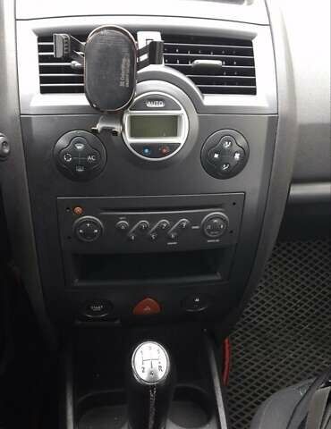 Бежевый Рено Меган, объемом двигателя 1.6 л и пробегом 174 тыс. км за 5900 $, фото 13 на Automoto.ua