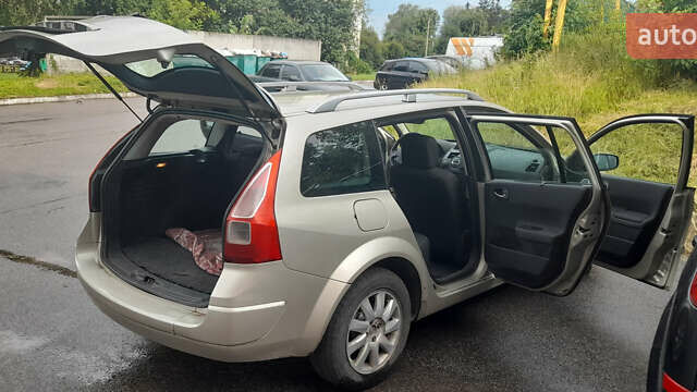 Бежевый Рено Меган, объемом двигателя 1.6 л и пробегом 370 тыс. км за 4000 $, фото 5 на Automoto.ua