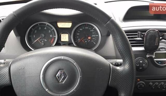 Бежевый Рено Меган, объемом двигателя 1.6 л и пробегом 174 тыс. км за 5900 $, фото 14 на Automoto.ua