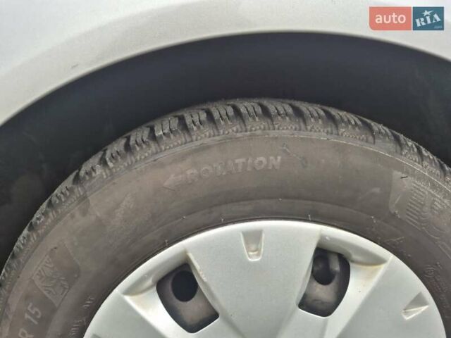 Бежевый Рено Меган, объемом двигателя 1.6 л и пробегом 135 тыс. км за 5450 $, фото 12 на Automoto.ua