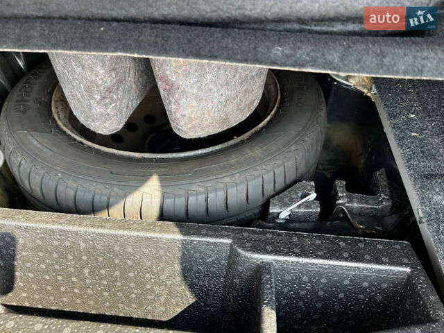 Бежевый Рено Меган, объемом двигателя 2 л и пробегом 190 тыс. км за 6300 $, фото 17 на Automoto.ua