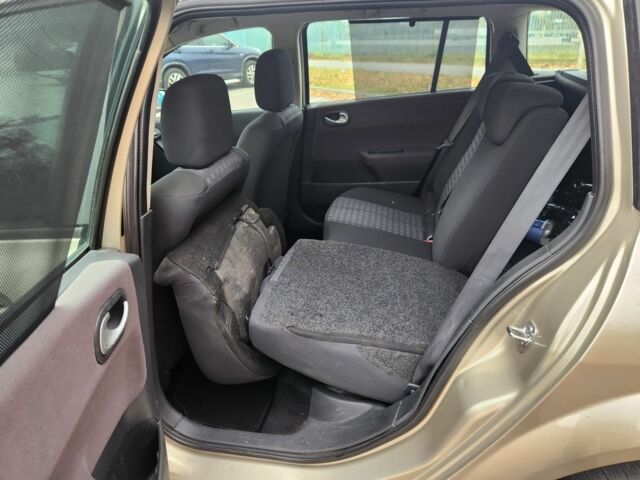 Бежевий Рено Меган, об'ємом двигуна 1.6 л та пробігом 220 тис. км за 5300 $, фото 11 на Automoto.ua