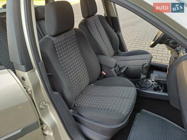 Бежевый Рено Меган, объемом двигателя 1.6 л и пробегом 195 тыс. км за 4800 $, фото 22 на Automoto.ua