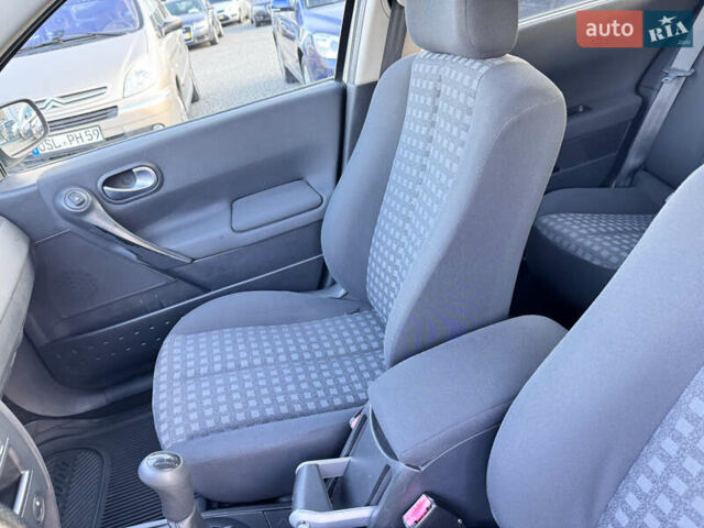 Бежевый Рено Меган, объемом двигателя 1.6 л и пробегом 194 тыс. км за 5500 $, фото 11 на Automoto.ua