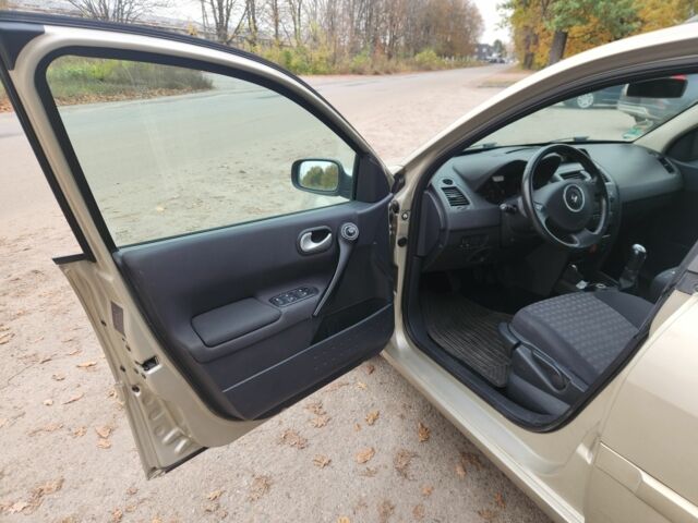 Бежевий Рено Меган, об'ємом двигуна 1.6 л та пробігом 220 тис. км за 5300 $, фото 8 на Automoto.ua