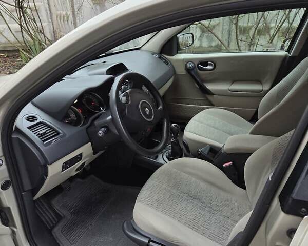 Бежевий Рено Меган, об'ємом двигуна 1.5 л та пробігом 227 тис. км за 5000 $, фото 10 на Automoto.ua