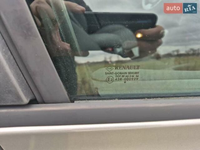 Бежевый Рено Меган, объемом двигателя 1.6 л и пробегом 135 тыс. км за 5450 $, фото 16 на Automoto.ua