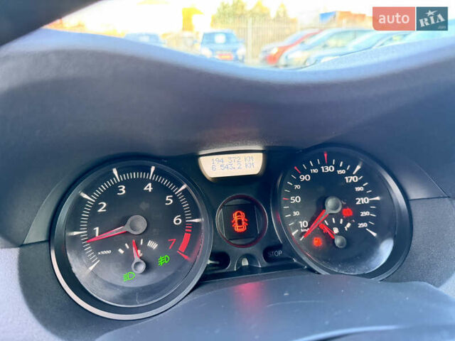 Бежевый Рено Меган, объемом двигателя 1.6 л и пробегом 194 тыс. км за 5500 $, фото 9 на Automoto.ua