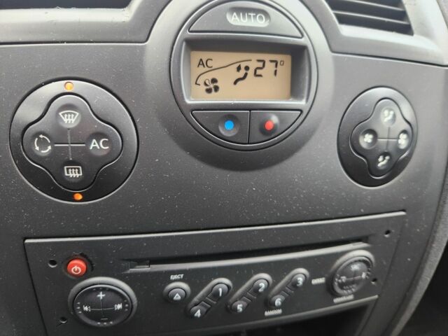 Бежевий Рено Меган, об'ємом двигуна 1.6 л та пробігом 220 тис. км за 5300 $, фото 18 на Automoto.ua