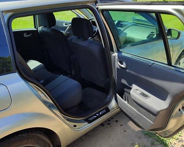 Бежевий Рено Меган, об'ємом двигуна 1.6 л та пробігом 227 тис. км за 4700 $, фото 10 на Automoto.ua