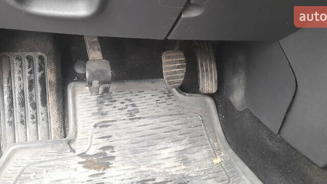 Бежевый Рено Меган, объемом двигателя 1.6 л и пробегом 370 тыс. км за 4000 $, фото 10 на Automoto.ua