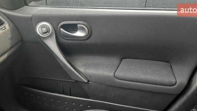 Бежевый Рено Меган, объемом двигателя 1.6 л и пробегом 370 тыс. км за 4000 $, фото 15 на Automoto.ua