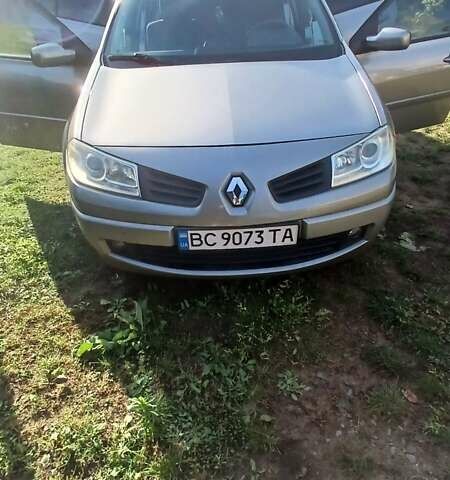 Бежевый Рено Меган, объемом двигателя 1.6 л и пробегом 218 тыс. км за 5200 $, фото 4 на Automoto.ua