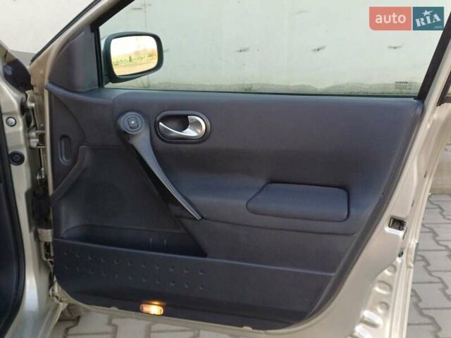 Бежевый Рено Меган, объемом двигателя 1.6 л и пробегом 195 тыс. км за 4800 $, фото 26 на Automoto.ua