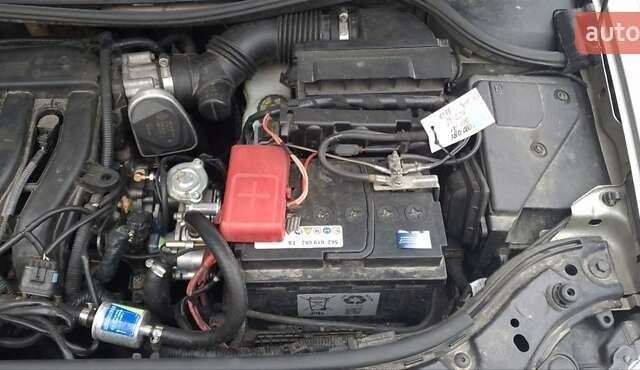 Бежевый Рено Меган, объемом двигателя 1.6 л и пробегом 174 тыс. км за 5900 $, фото 20 на Automoto.ua