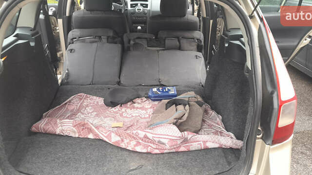 Бежевый Рено Меган, объемом двигателя 1.6 л и пробегом 370 тыс. км за 4000 $, фото 2 на Automoto.ua