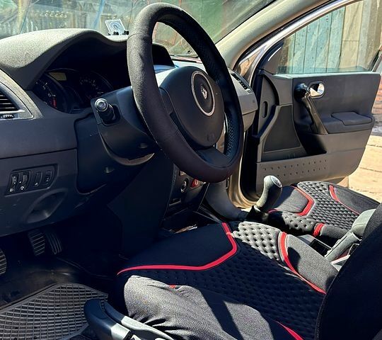 Бежевий Рено Меган, об'ємом двигуна 1.6 л та пробігом 0 тис. км за 6500 $, фото 2 на Automoto.ua