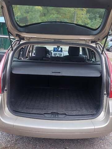 Бежевый Рено Меган, объемом двигателя 1.6 л и пробегом 250 тыс. км за 5800 $, фото 4 на Automoto.ua