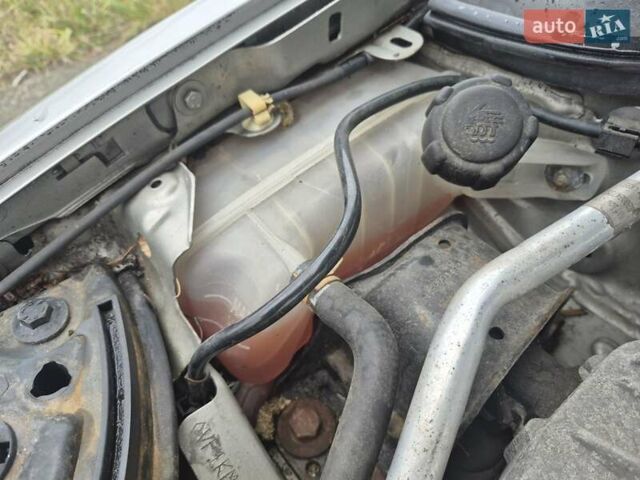 Бежевый Рено Меган, объемом двигателя 1.6 л и пробегом 135 тыс. км за 5450 $, фото 11 на Automoto.ua