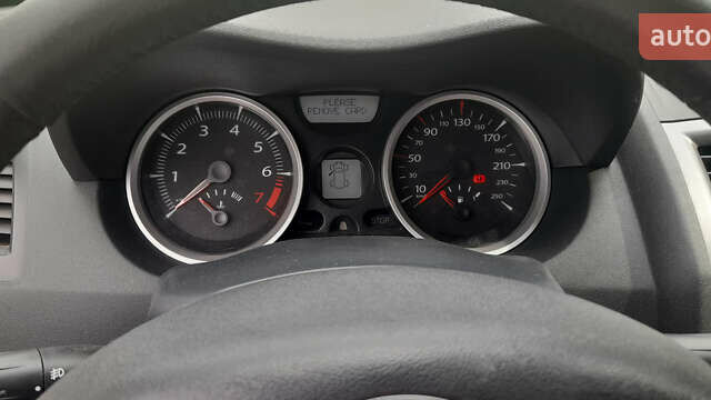 Бежевый Рено Меган, объемом двигателя 1.6 л и пробегом 370 тыс. км за 4000 $, фото 21 на Automoto.ua