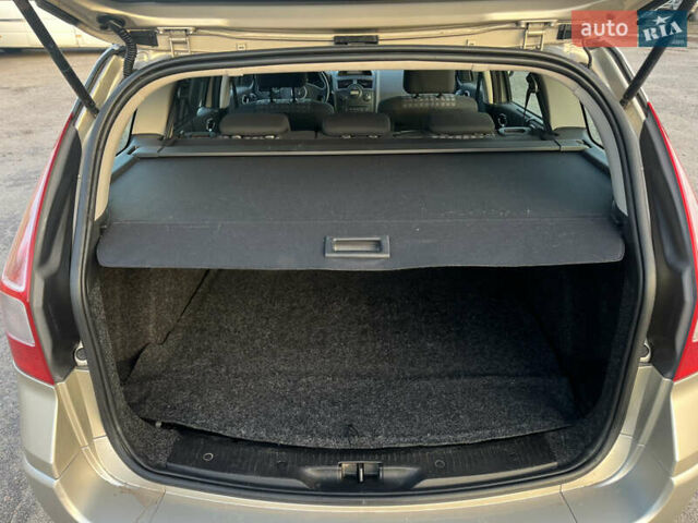 Бежевый Рено Меган, объемом двигателя 1.6 л и пробегом 177 тыс. км за 5899 $, фото 27 на Automoto.ua