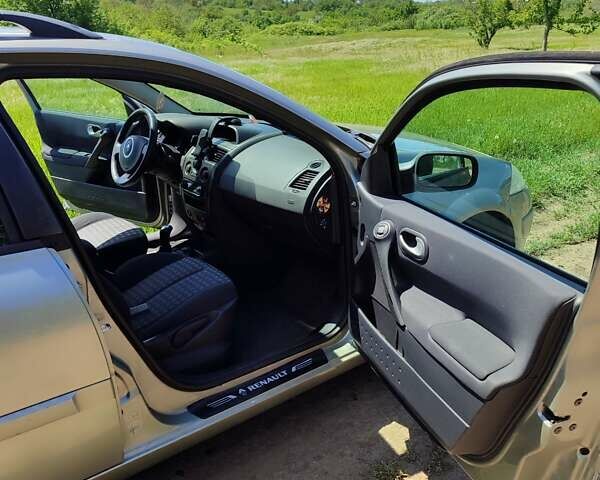 Бежевий Рено Меган, об'ємом двигуна 1.6 л та пробігом 227 тис. км за 4700 $, фото 14 на Automoto.ua