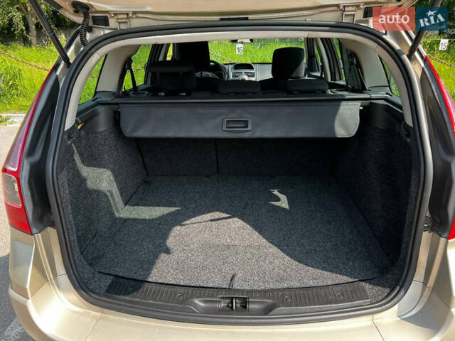 Бежевый Рено Меган, объемом двигателя 2 л и пробегом 190 тыс. км за 6300 $, фото 15 на Automoto.ua