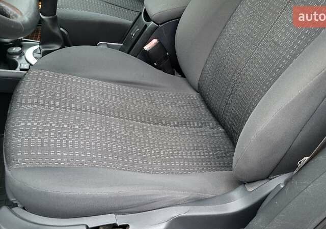 Бежевий Рено Меган, об'ємом двигуна 1.6 л та пробігом 260 тис. км за 5600 $, фото 17 на Automoto.ua