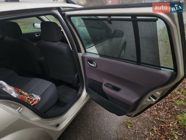 Бежевий Рено Меган, об'ємом двигуна 1.6 л та пробігом 220 тис. км за 5300 $, фото 18 на Automoto.ua