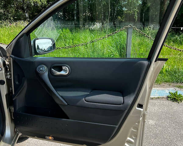 Бежевий Рено Меган, об'ємом двигуна 2 л та пробігом 190 тис. км за 6200 $, фото 6 на Automoto.ua