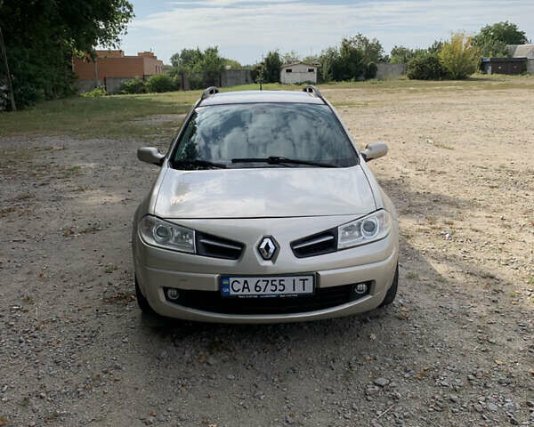 Бежевий Рено Меган, об'ємом двигуна 1.6 л та пробігом 305 тис. км за 3999 $, фото 1 на Automoto.ua