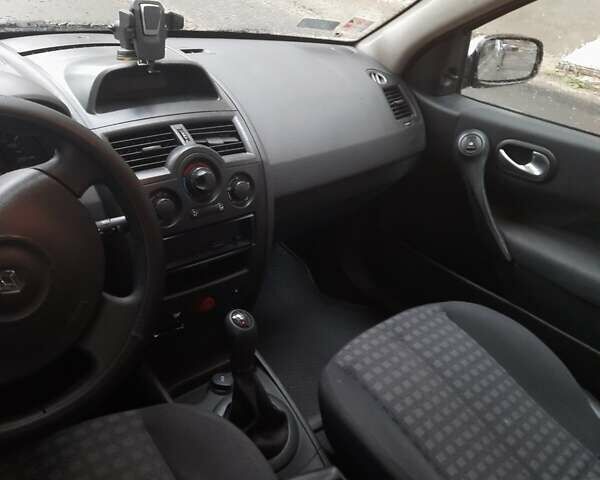 Бежевий Рено Меган, об'ємом двигуна 1.4 л та пробігом 240 тис. км за 5500 $, фото 5 на Automoto.ua