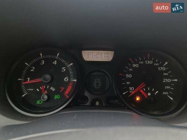 Бежевый Рено Меган, объемом двигателя 1.6 л и пробегом 234 тыс. км за 4750 $, фото 21 на Automoto.ua