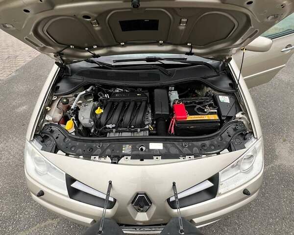 Бежевый Рено Меган, объемом двигателя 1.6 л и пробегом 274 тыс. км за 6200 $, фото 13 на Automoto.ua