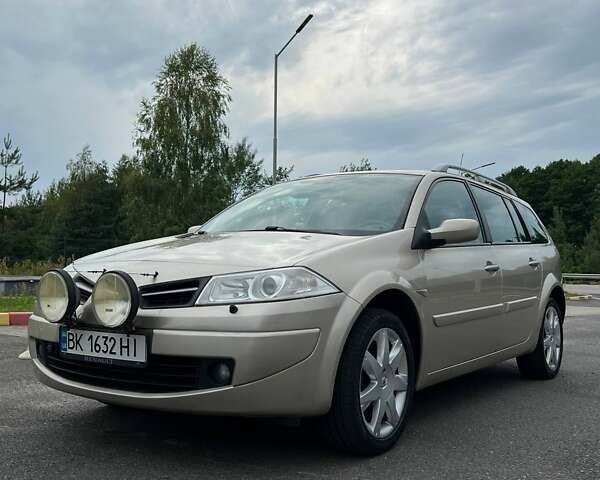 Бежевый Рено Меган, объемом двигателя 1.6 л и пробегом 274 тыс. км за 6200 $, фото 2 на Automoto.ua