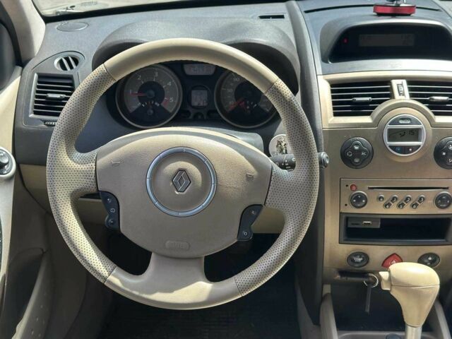 Бежевый Рено Меган, объемом двигателя 1.9 л и пробегом 295 тыс. км за 3990 $, фото 14 на Automoto.ua