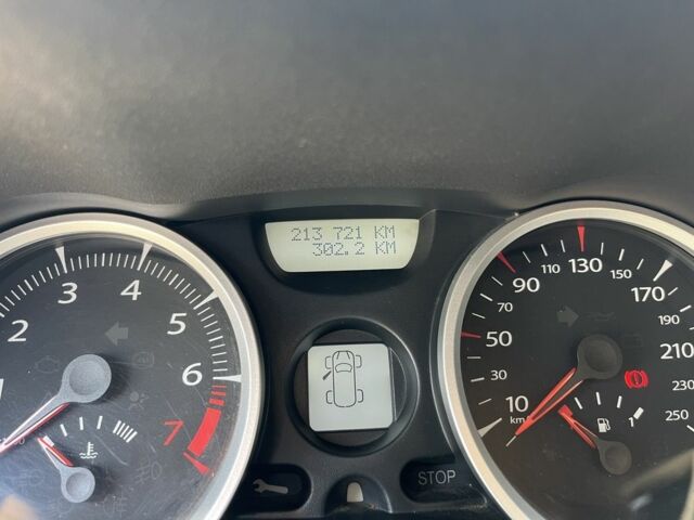 Бежевый Рено Меган, объемом двигателя 2 л и пробегом 213 тыс. км за 5000 $, фото 12 на Automoto.ua