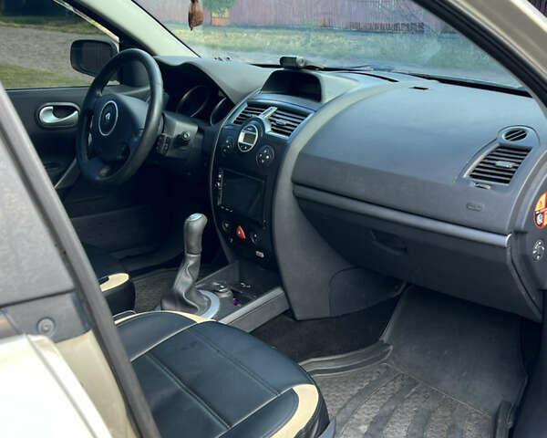 Бежевый Рено Меган, объемом двигателя 1.6 л и пробегом 259 тыс. км за 5400 $, фото 15 на Automoto.ua