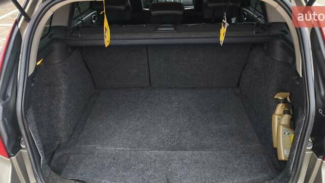 Бежевый Рено Меган, объемом двигателя 1.5 л и пробегом 311 тыс. км за 5800 $, фото 13 на Automoto.ua