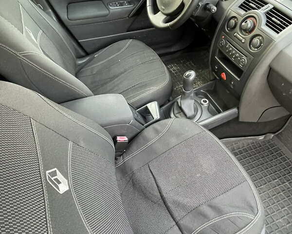 Бежевый Рено Меган, объемом двигателя 1.6 л и пробегом 289 тыс. км за 4500 $, фото 27 на Automoto.ua