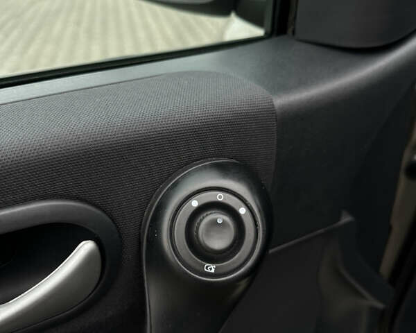 Бежевий Рено Меган, об'ємом двигуна 1.6 л та пробігом 210 тис. км за 6200 $, фото 12 на Automoto.ua