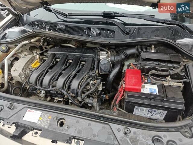 Бежевый Рено Меган, объемом двигателя 1.6 л и пробегом 234 тыс. км за 4750 $, фото 24 на Automoto.ua