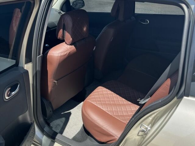 Бежевый Рено Меган, объемом двигателя 2 л и пробегом 213 тыс. км за 5000 $, фото 10 на Automoto.ua