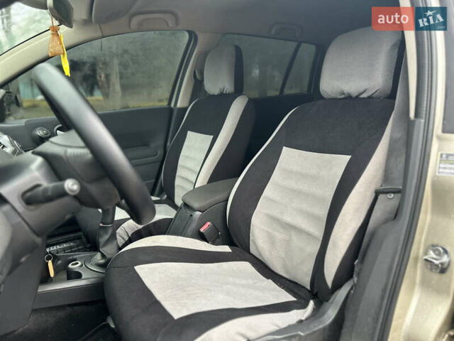 Бежевый Рено Меган, объемом двигателя 1.6 л и пробегом 248 тыс. км за 4599 $, фото 8 на Automoto.ua