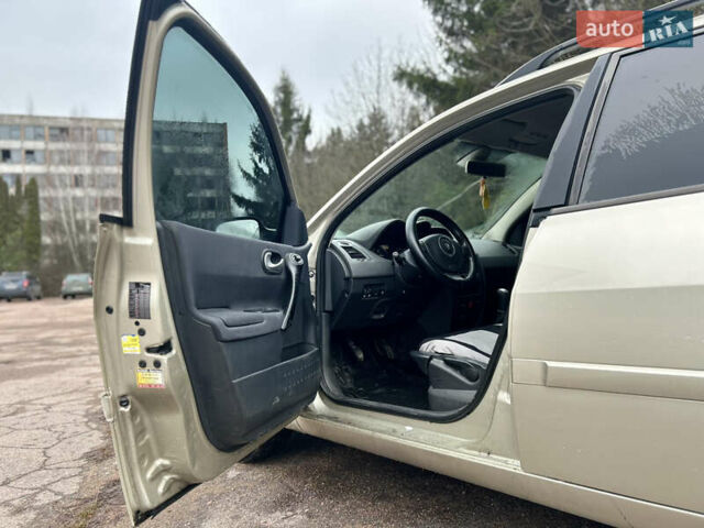 Бежевый Рено Меган, объемом двигателя 1.6 л и пробегом 248 тыс. км за 4599 $, фото 11 на Automoto.ua